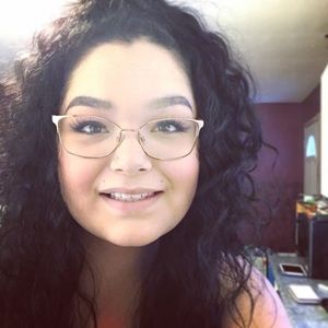 Meet your Posher, Allicya